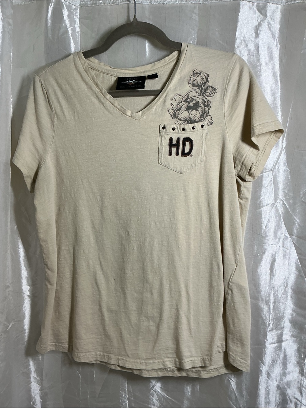 Harley-Davidson Cream V-Neck Tee with Floral Pocket
